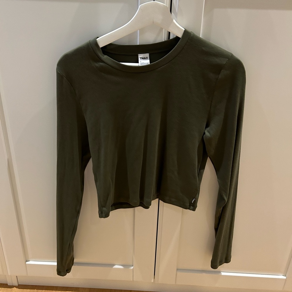 ARITZIA OLIVE GREEN CROP TOP